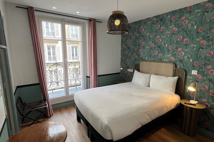 Room 27 of 42