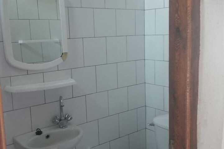 Room 14 of 18