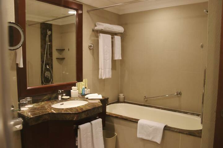Room 29 of 47