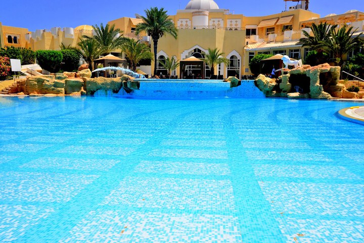 Pool 56 of 99