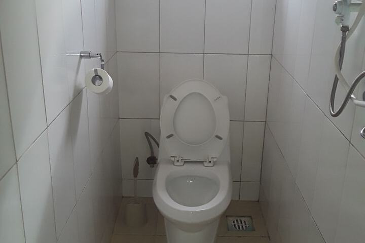 Room 8 of 20