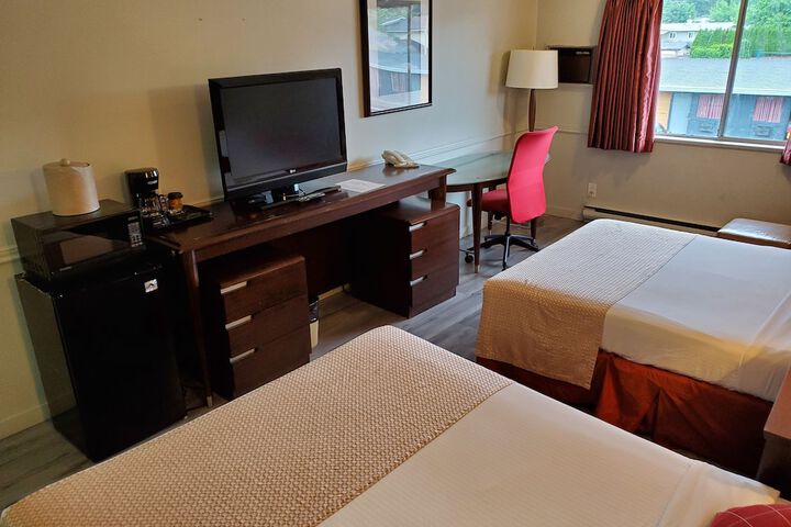 Room 7 of 33