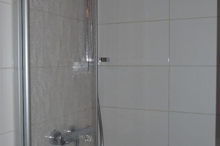 Room 10 of 18