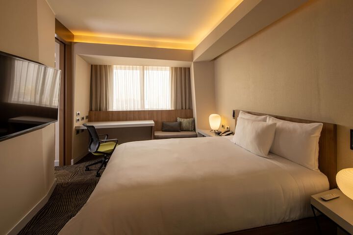 Room 30 of 77