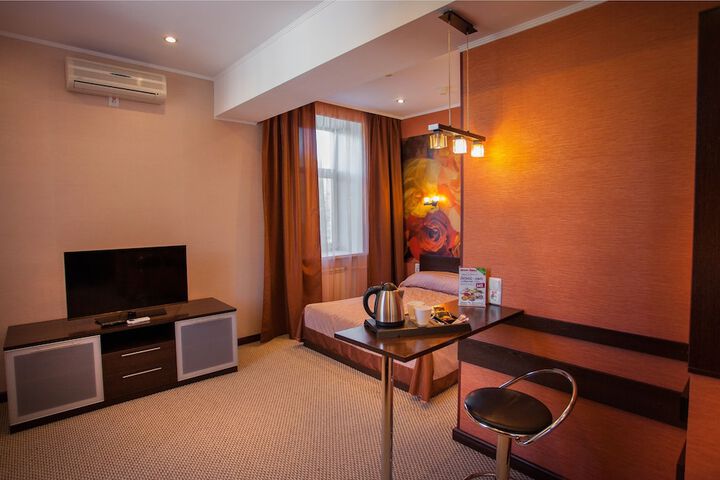 Room 8 of 50