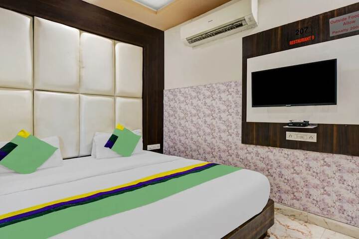 Room 14 of 60