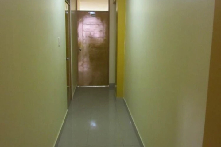 Room 12 of 18