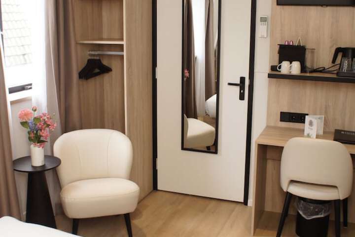 Room 46 of 94