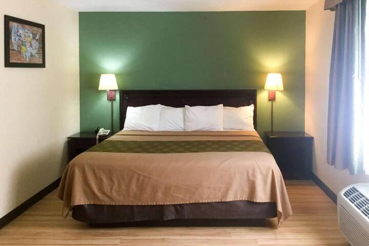 1 King Bed (1 of 8)