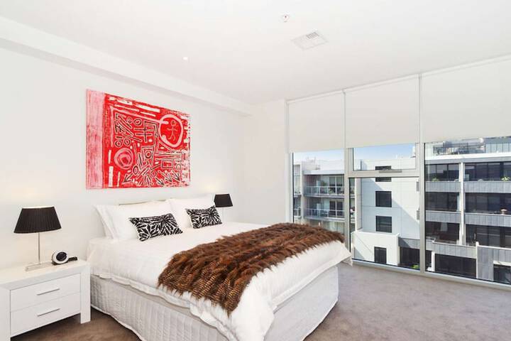 Room 2 of 6