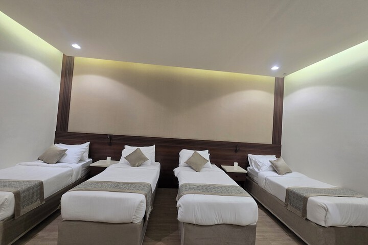 Room 7 of 11
