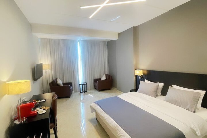 Room 13 of 19