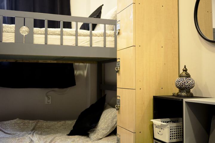 Room 3 of 52