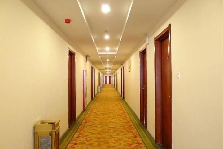 Ballroom/Hall 25 of 29