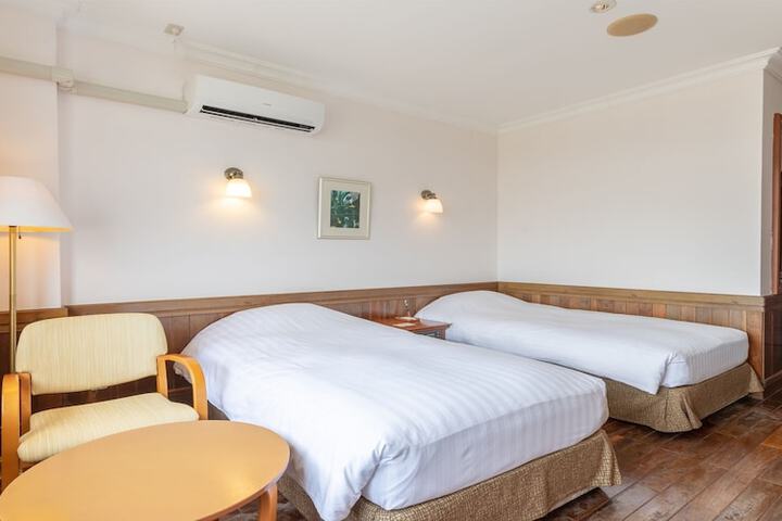 Room 5 of 41