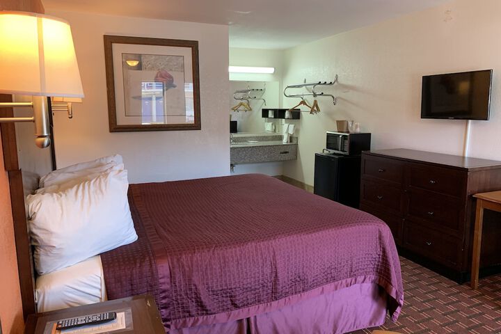 Basic Single King Bed (4 of 7)