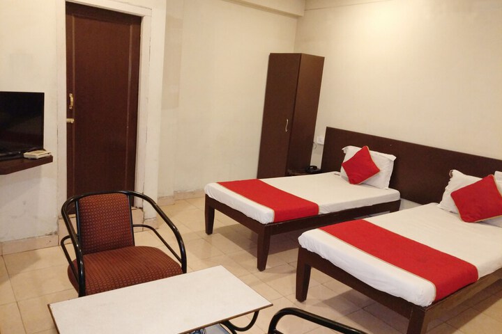 Room 4 of 11
