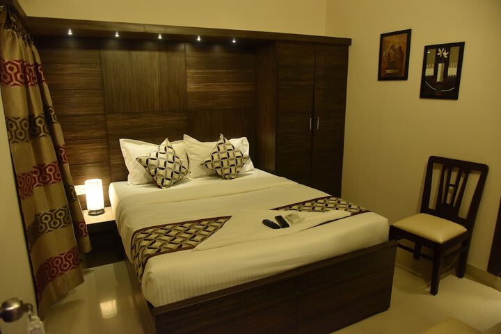 Room 18 of 33
