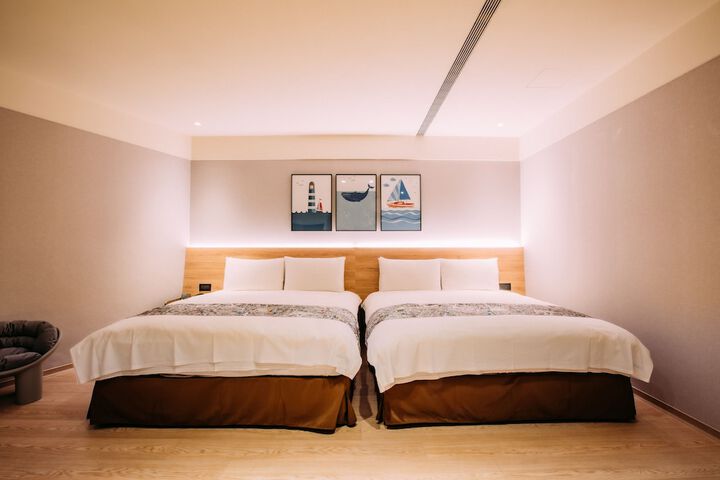 Room 48 of 210