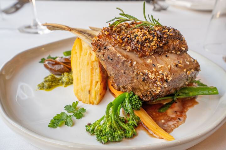 Dining 75 of 126