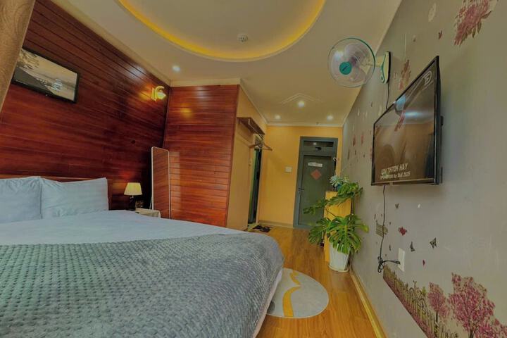 Room 53 of 146