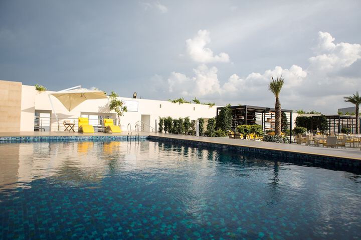 Pools & Facilities