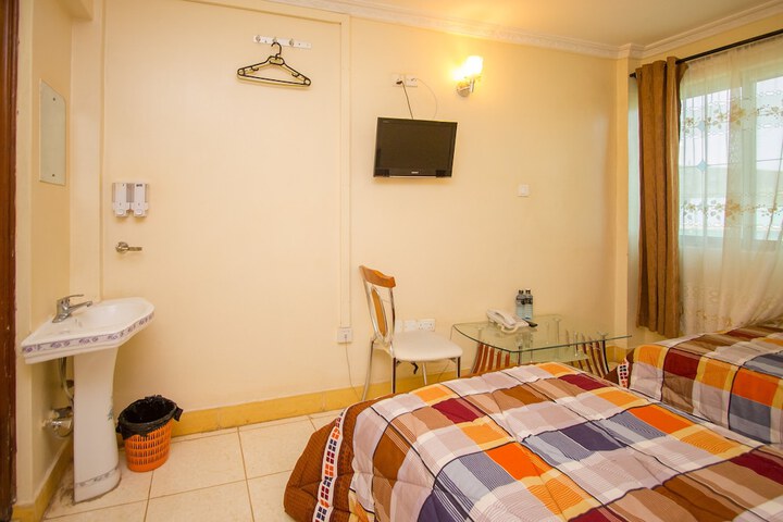 Room 7 of 40