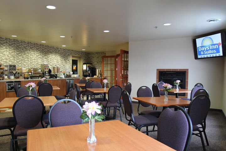 Breakfast/Coffee Service 29 of 40