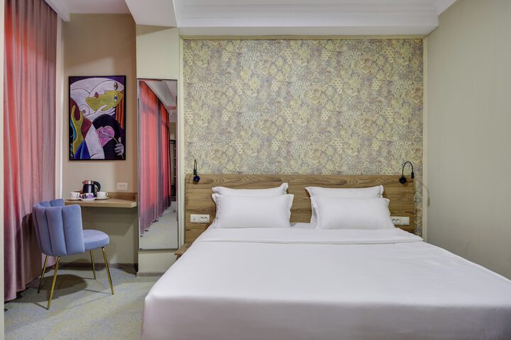 Room 7 of 23