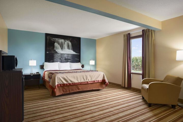 Room 3 of 36