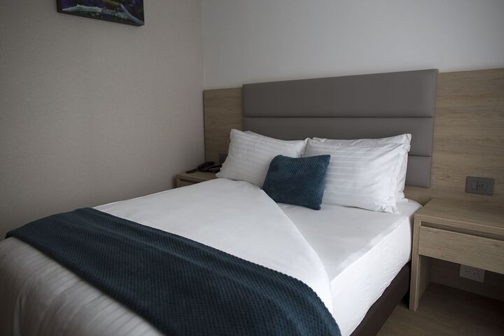 Room 15 of 36