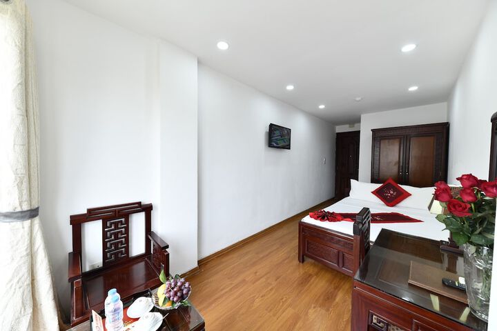 Room 9 of 36