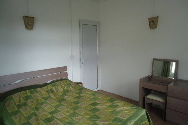 Room 4 of 15