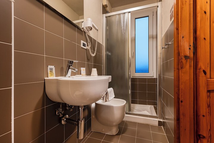 Room 45 of 112