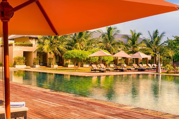 Hotel Pool