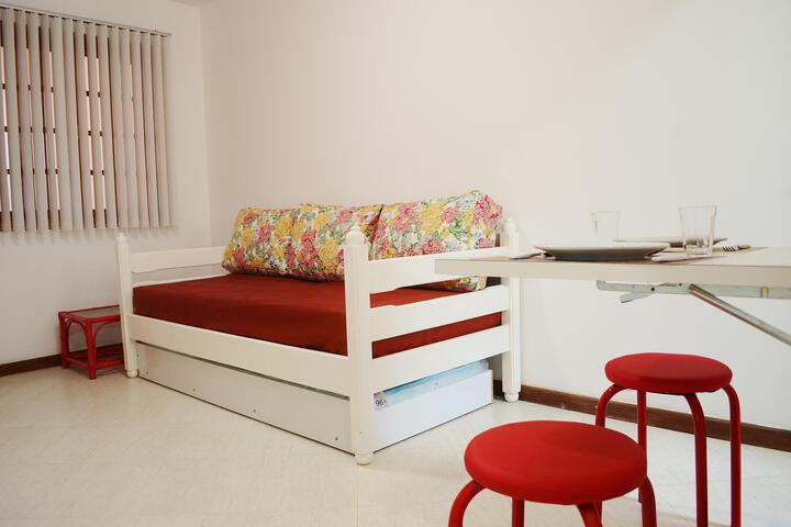 Room 2 of 40