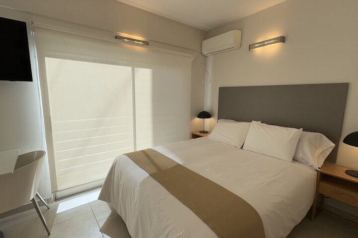 Room 10 of 33