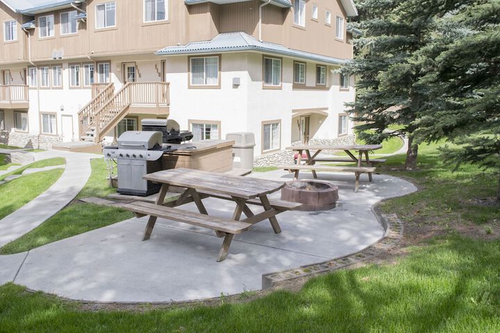 Property Grounds 38 of 41