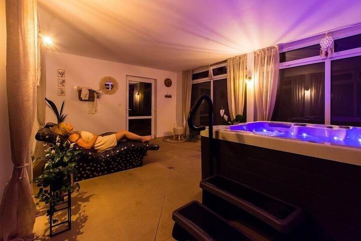 Hot Tub 26 of 59