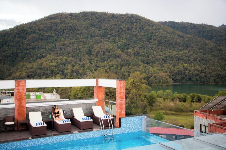 Pool 51 of 85