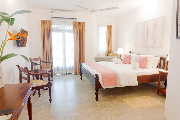 Room 10 of 97