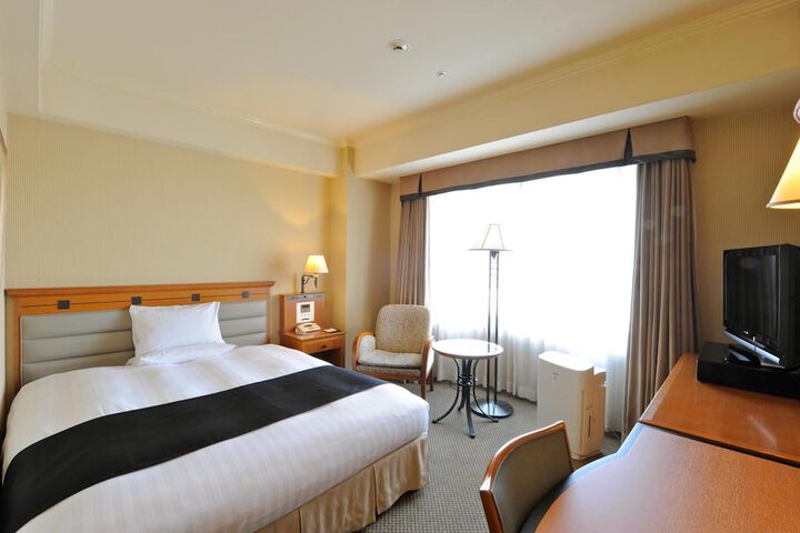 Room 13 of 48