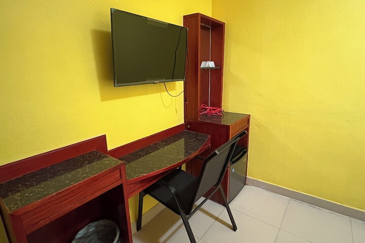 Room 8 of 31