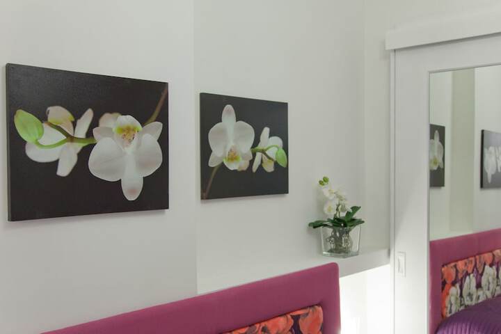 Room 6 of 17