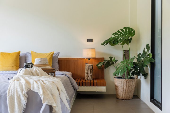 Room 5 of 34