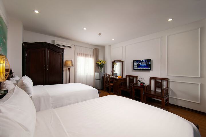 Room 13 of 31