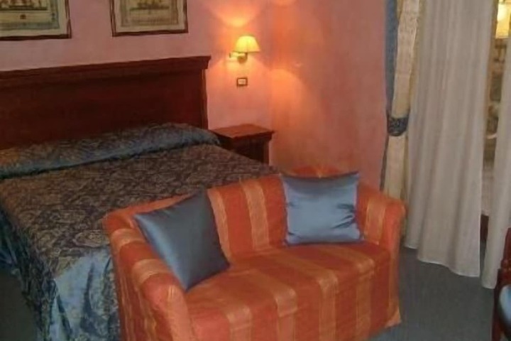 Room 51 of 90