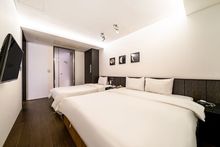 Room 153 of 176