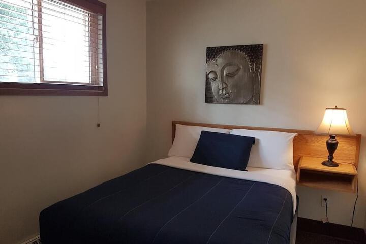 Room 5 of 18