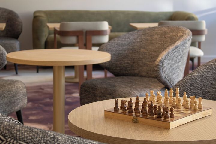 Lobby lounge